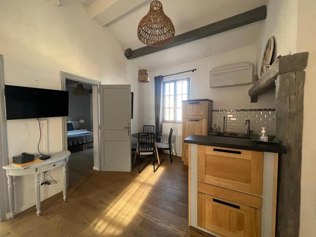 Appartement A 50 M De La Place Aux Herbes Uzès Eksteriør billede