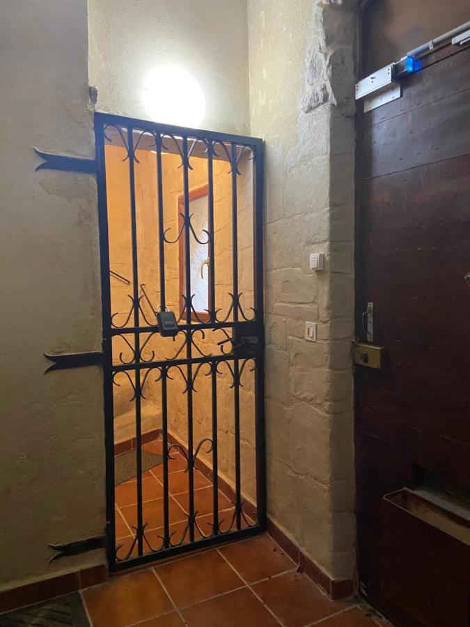 Appartement A 50 M De La Place Aux Herbes Uzès Eksteriør billede